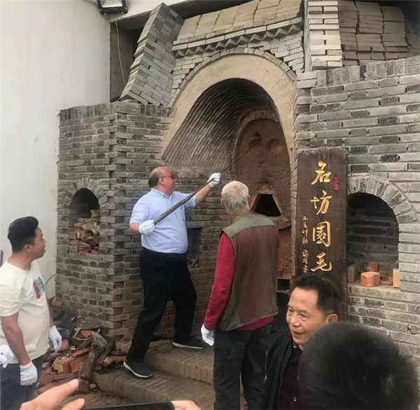  香港知識產(chǎn)權交易所將為景德鎮(zhèn)地區(qū)的藝術瓷和生活用瓷帶來數(shù)十億的產(chǎn)值！